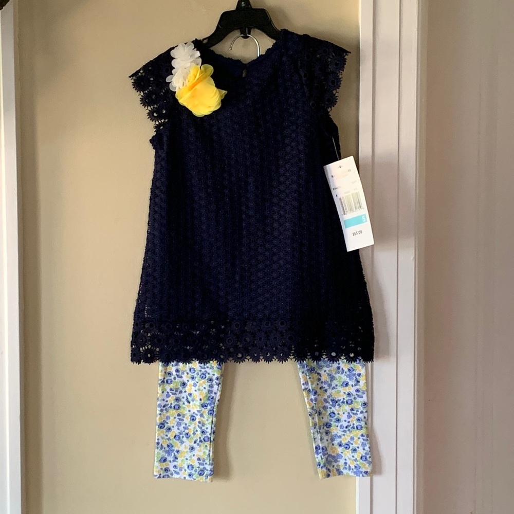 2 piece outfit. Size 5